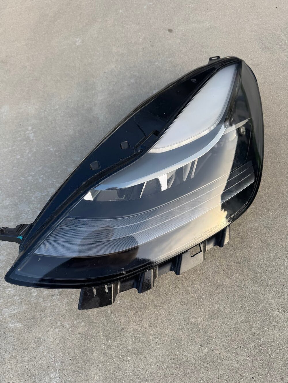 Tesla Model Y Headlight Assembly Left Hella 1514952-00-C Working - Used